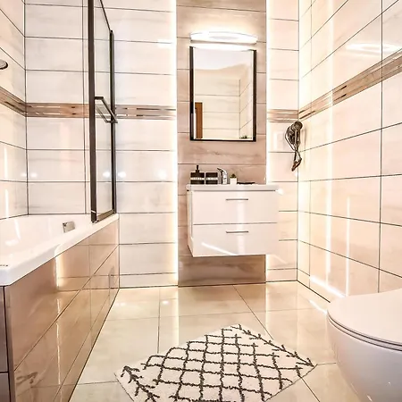 Lesna Przystan Apartman *